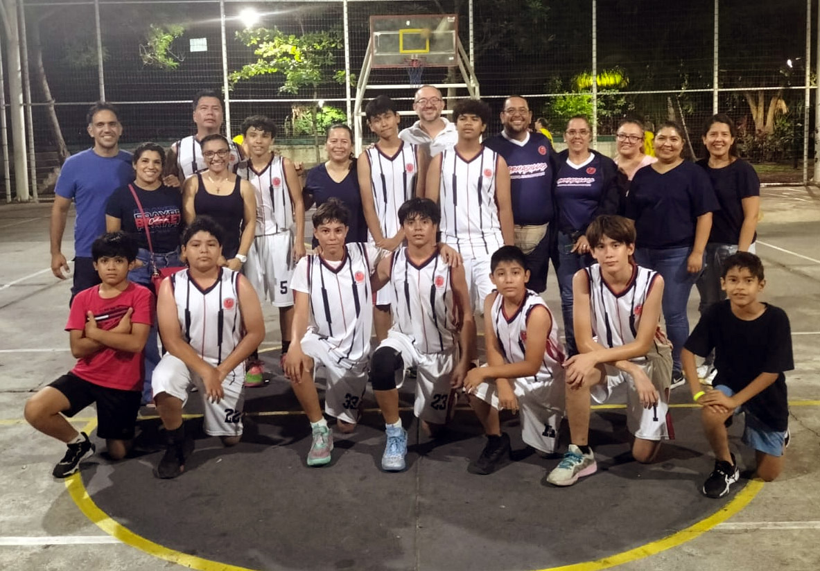 Fotografa adicional del equipo ARMADILLOS