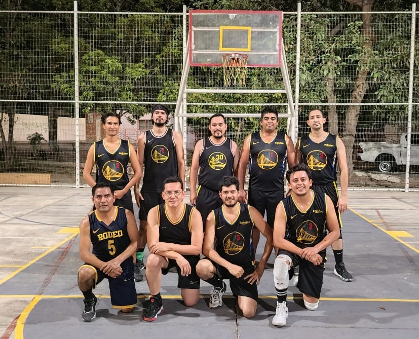 Fotografa adicional del equipo MAMBAS NEGRAS