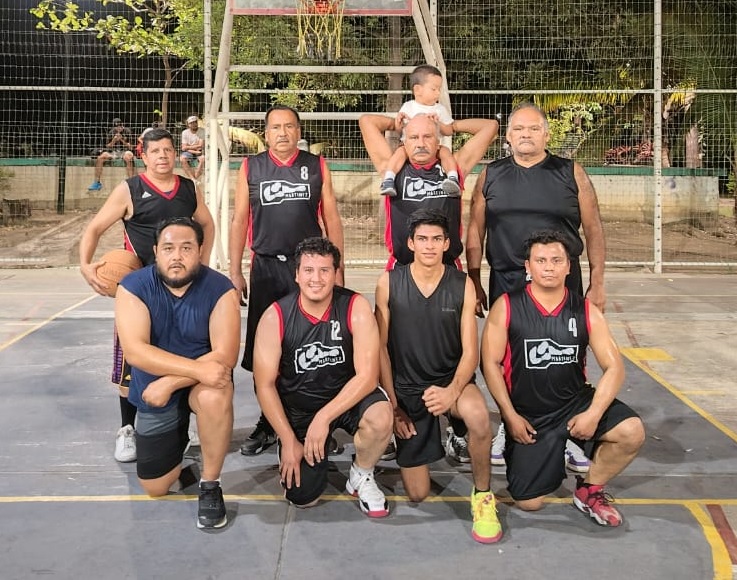 Fotografa adicional del equipo LOS MARTINEZ