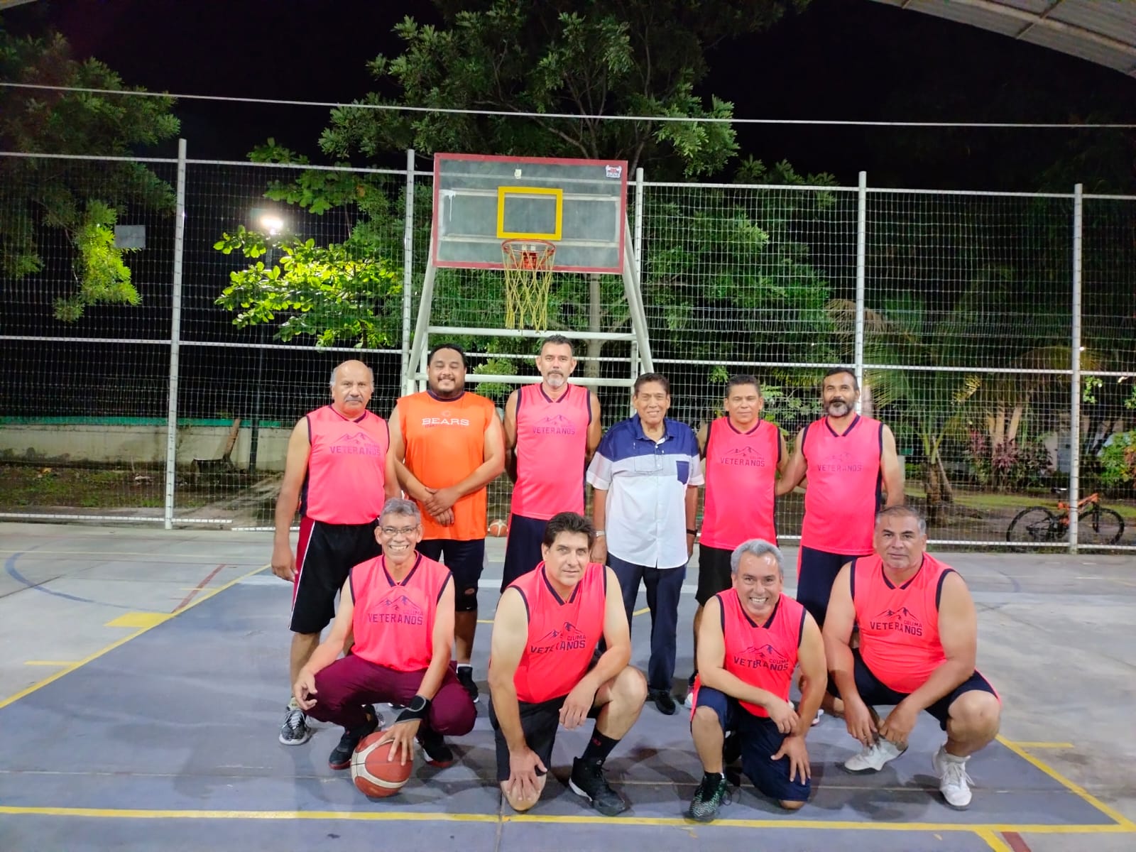 Fotografa adicional del equipo CINCUENTONES